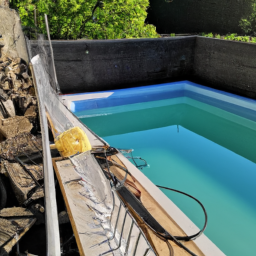 Piscine Extérieure à Coque : Élégance et Facilité d'Entretien Sartrouville